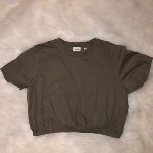 Aritzia cropped t-shirt